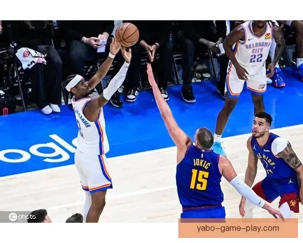 亚历山大空砍33分开局火热后被限制布朗中投成为进攻核心